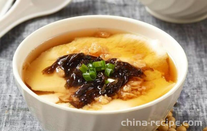 The practice of bean curd jelly served with sauce