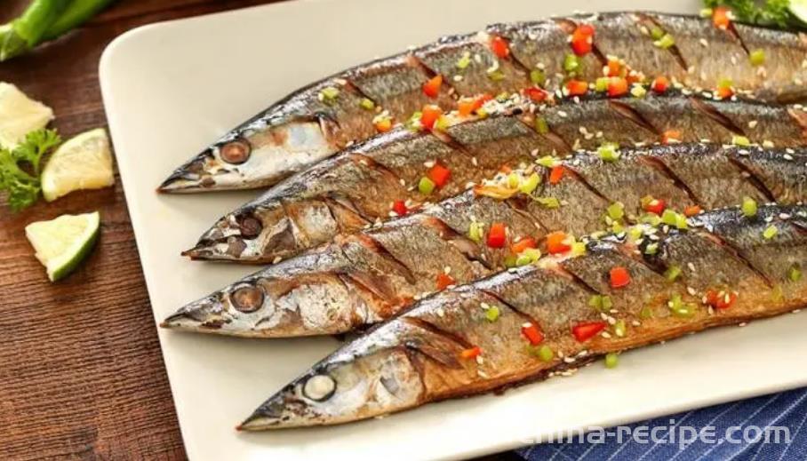 The recipe for fragrant fried autumn saury