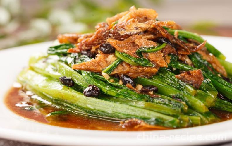 The preparation of fermented black beans, carp, oil and wheat vegetables