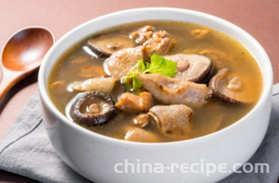 The recipe for stewing chicken with shiitake mushrooms