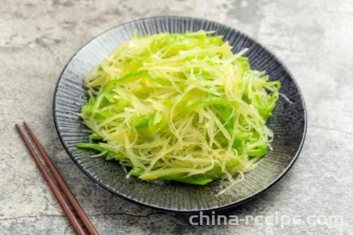 The recipe for green pepper and shredded potatoes