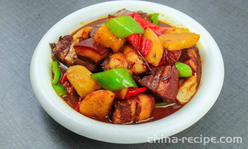 The Method of Braised Pork with Potatoes