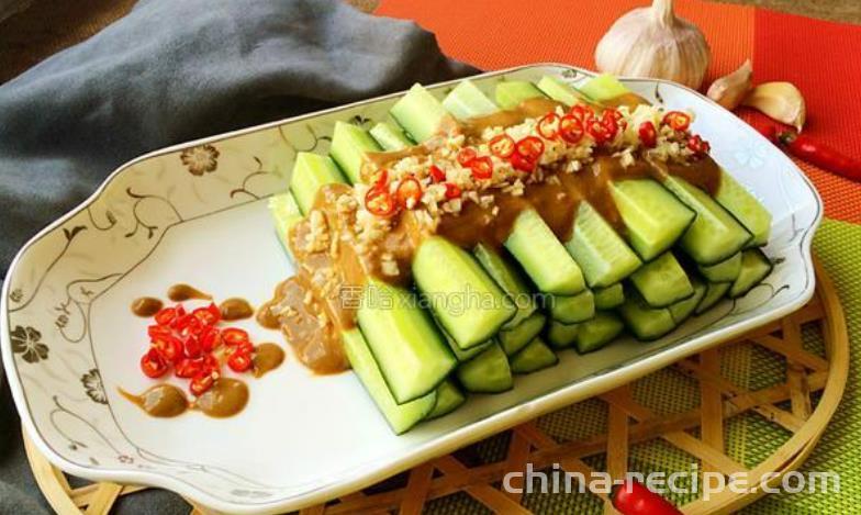 The recipe for sesame sauce cucumber strips