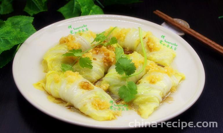 The recipe for steamed pork rolls with cabbage