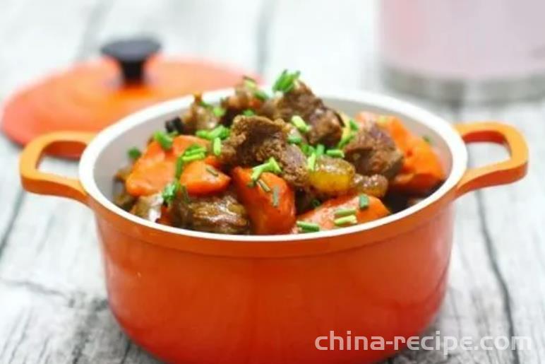 The recipe for nutritious stewed beef