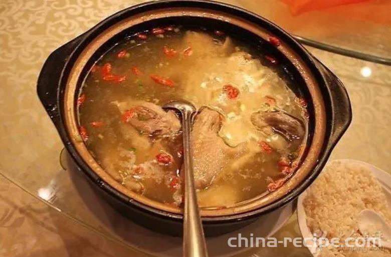 The recipe for wolfberry duck soup