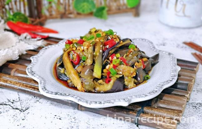 The recipe for cold mixed eggplant strips