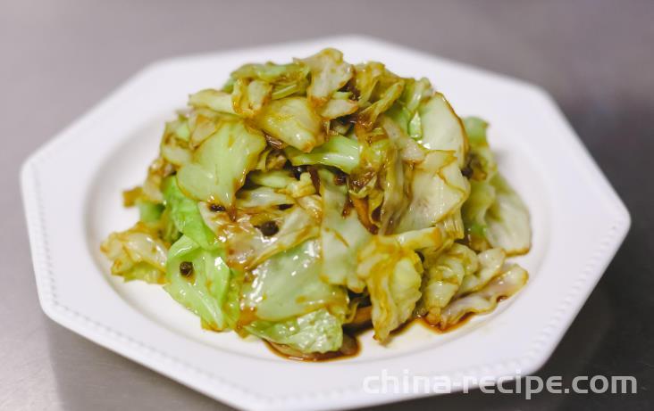 The method of tearing cabbage by hand