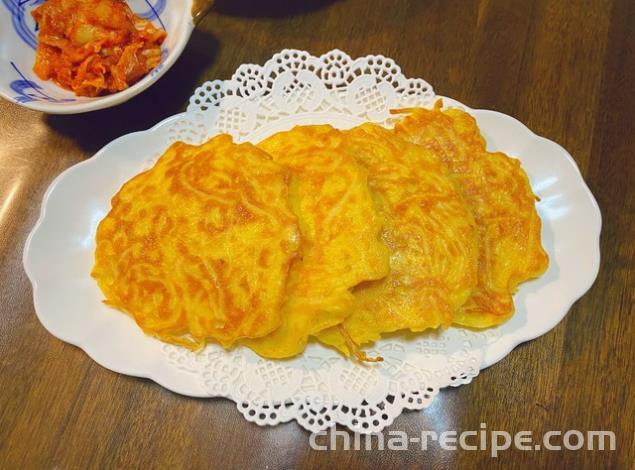 Preparation of shredded radish Egg cakes