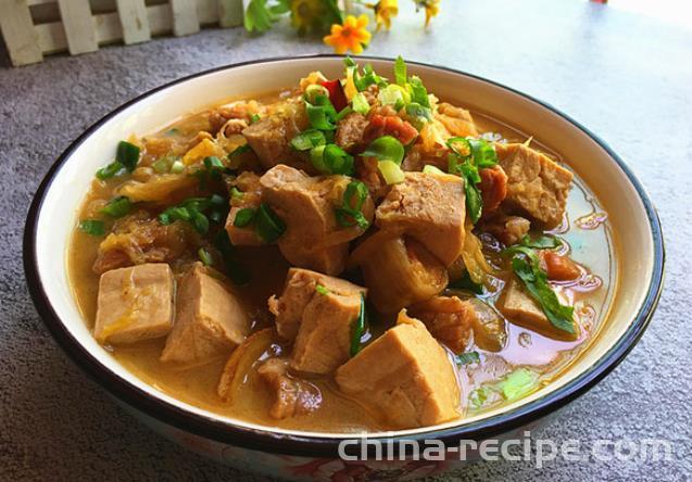 The method of stewing frozen tofu with pork belly