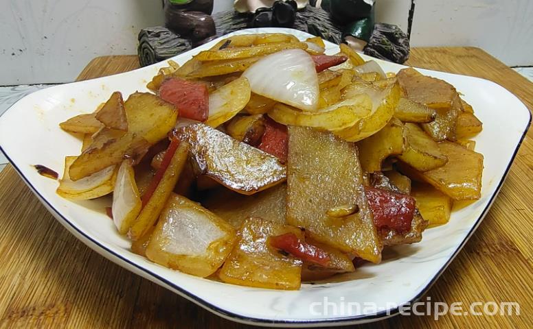 The recipe for soy sauce flavored onion and potato slices