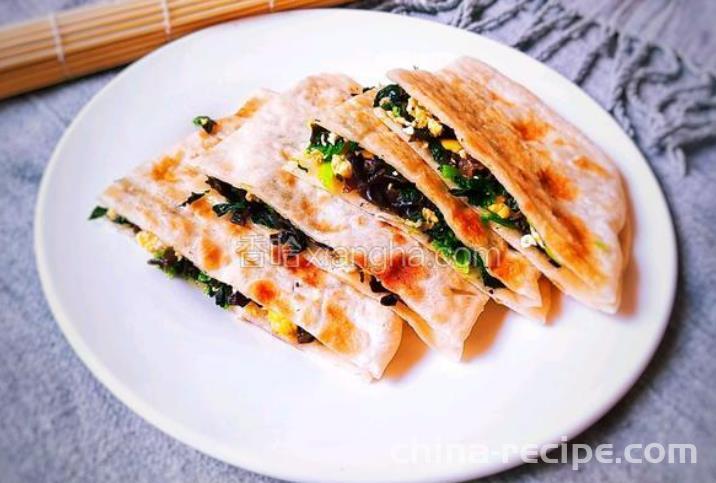 The recipe for spinach, fungus, and egg pies