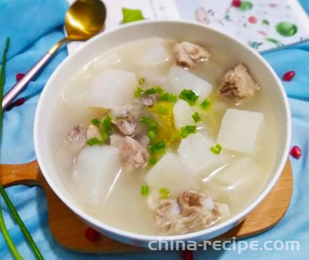 The recipe for radish and pork rib soup