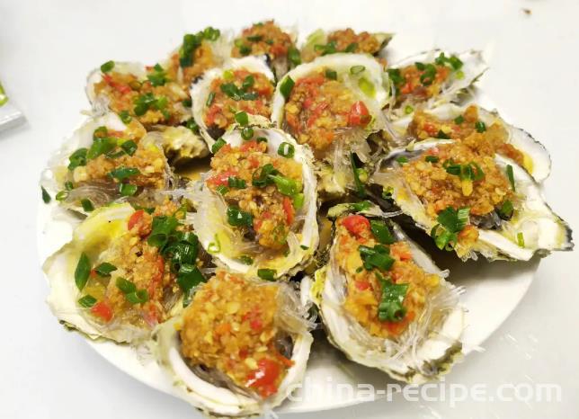 The method of steaming oysters with garlic vermicelli