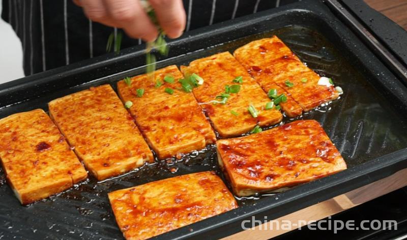 The recipe for homemade iron plate tofu