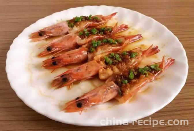 The method of steaming shrimp with garlic paste