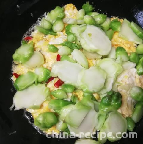 The recipe for stir fried eggs with children's vegetables