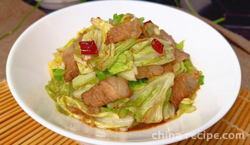 The method of stir frying pork with cabbage