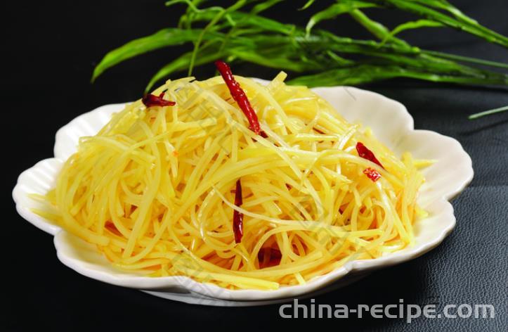 Preparation of Shredded Potato with Tree Pepper