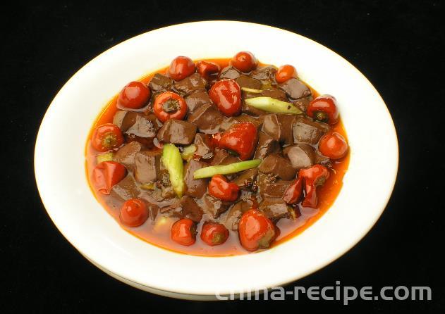 The method of stir frying duck blood with kimchi