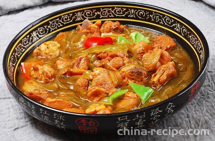 The recipe for stewed chicken with powdered skin