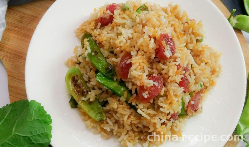 The practice of Fried Rice with sausages and vegetables