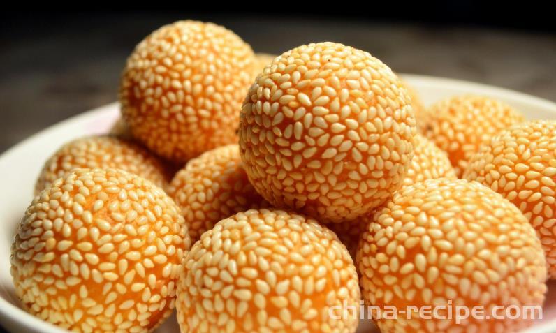 The recipe for sweet potato sesame balls