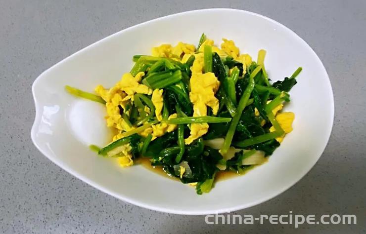 The recipe for stir frying spinach and eggs