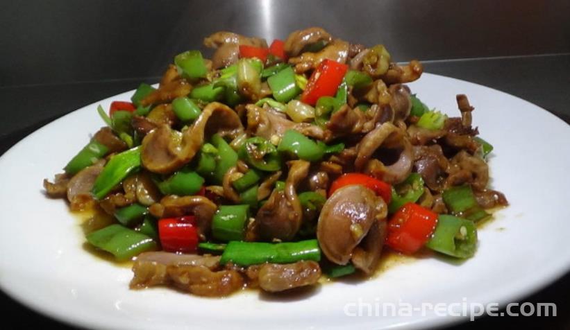 The method of stir frying chicken gizzards