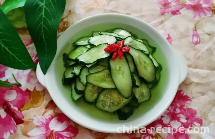 The recipe for sugar pickled cucumbers