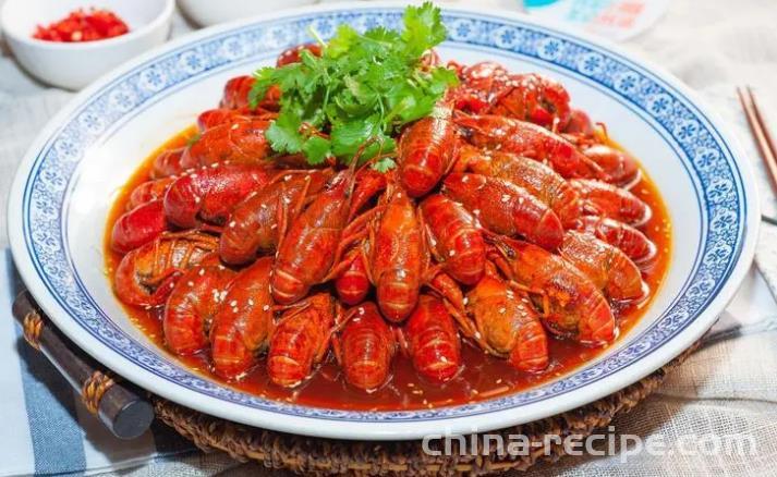 The recipe for braising crayfish in oil