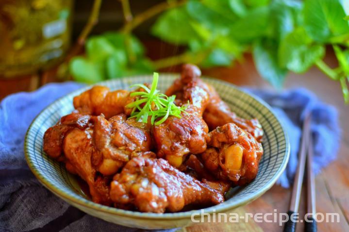 The method of braised chicken wing roots