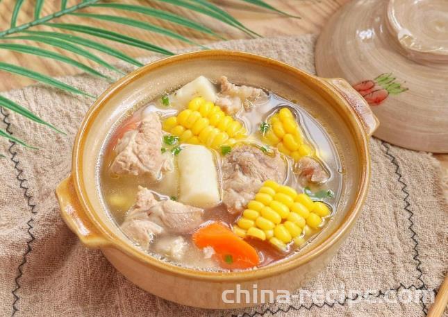 The recipe for Octopus Powder Ge Carrot Pork Bone Soup