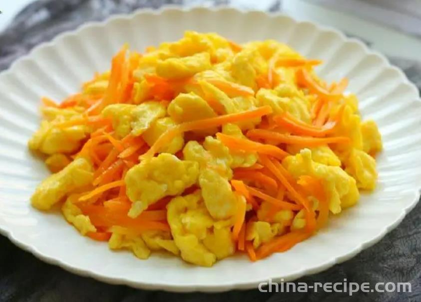 The recipe for stir frying carrots and eggs