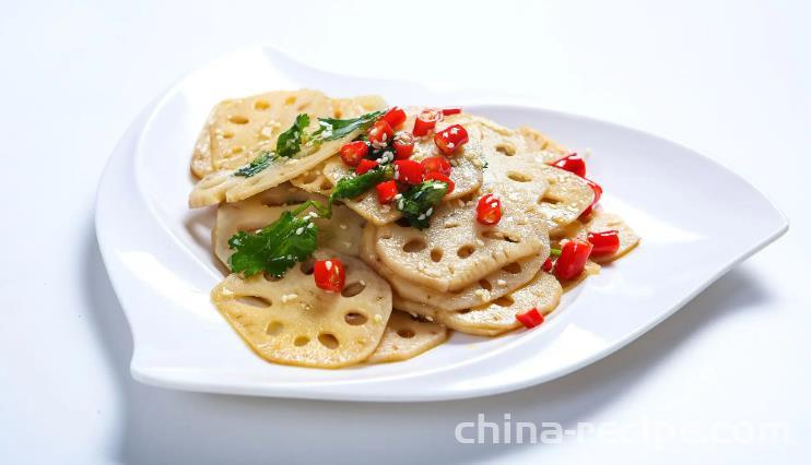 The method of making cold lotus root slices