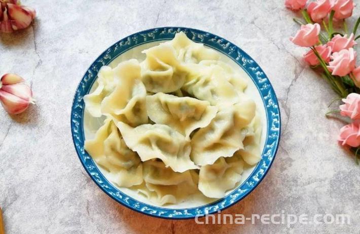 The recipe for making chrysanthemum shrimp dumplings