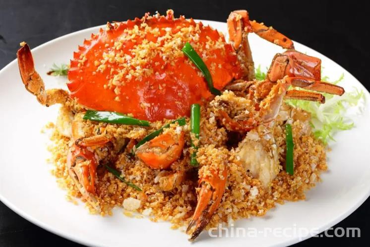 The method of stir frying crabs in a typhoon shelter