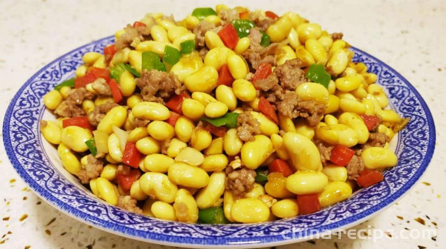 The method of stir frying soybean with minced meat