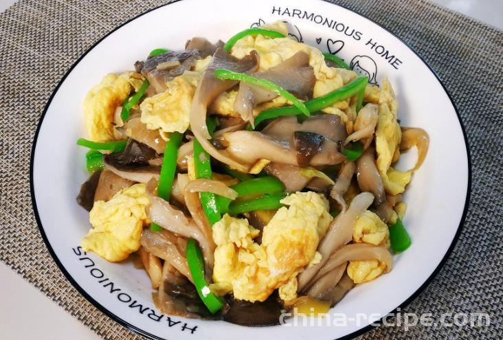 The method of stir frying eggs with shiitake mushrooms