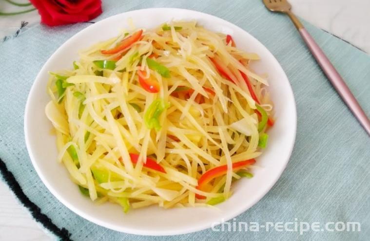 The method of making double pepper potato shreds