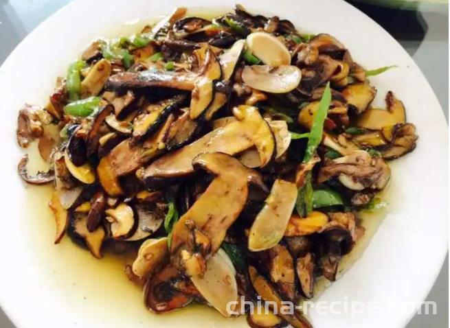 The method of stir frying Boletus edulis