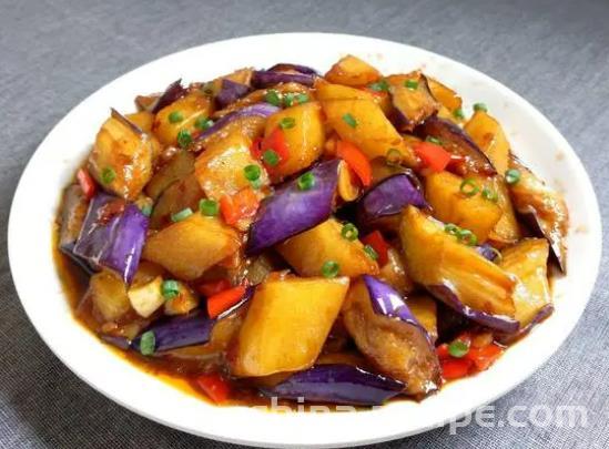 Recipe for sauce potatoes and eggplants