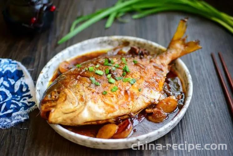 The recipe for braised pomfret