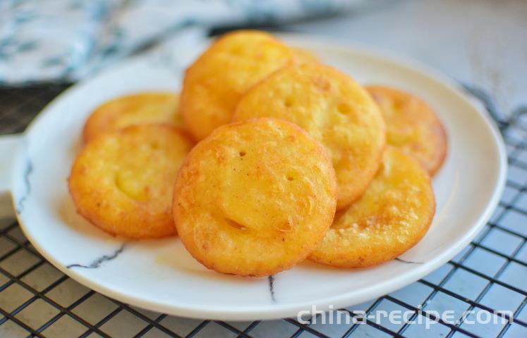 The method of making fried potato cakes