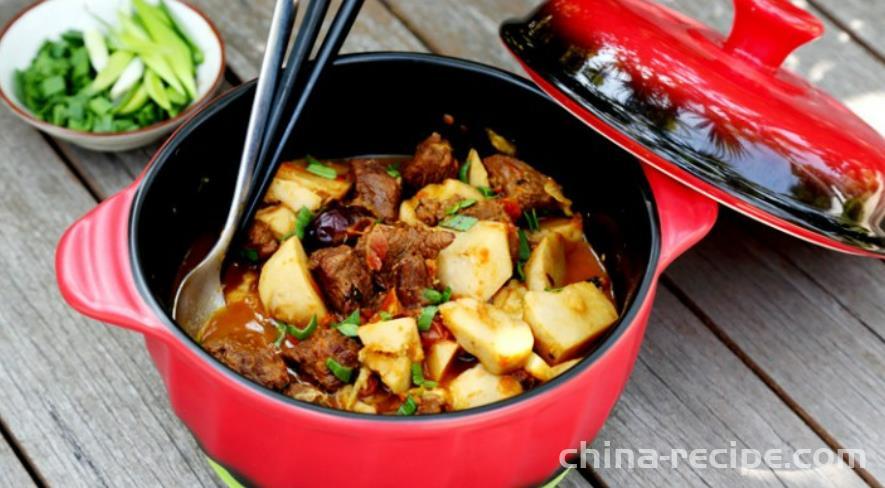 The recipe for stewed beef with taro and cherry tomatoes