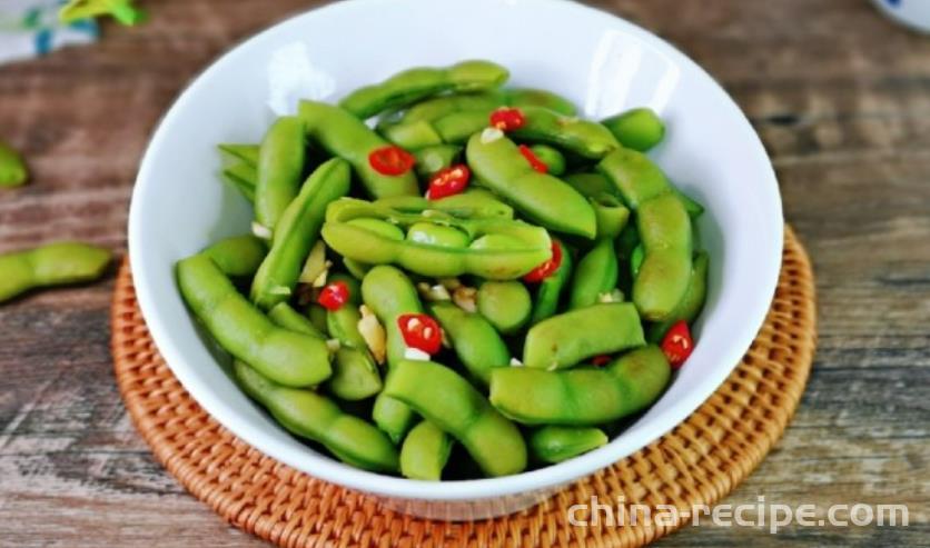 The recipe for spicy boiled edamame