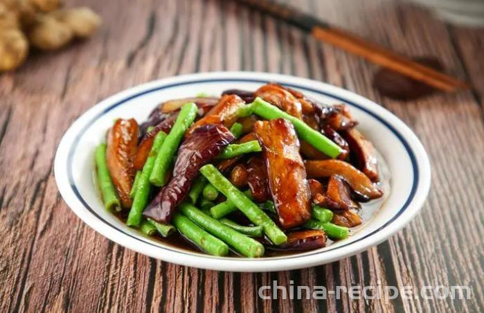 The method of stir frying tofu and eggplant