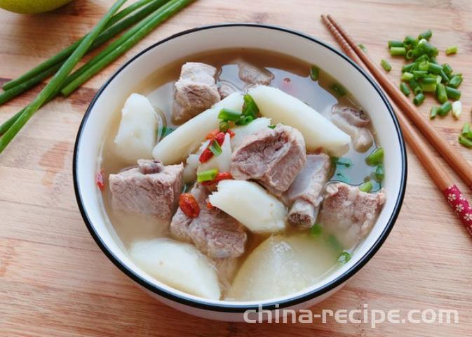 The method of stewing pork ribs with yam