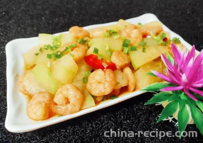 The method of stir frying winter melon with sea shrimp