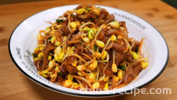 The method of stir frying bean sprouts with meat